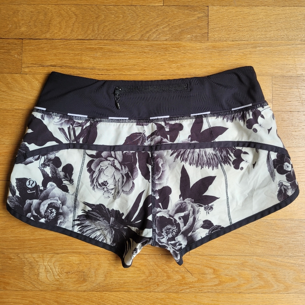 Lululemon Speed Shorts in Brisk Bloom 2.5" inch inseam size 2